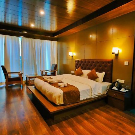 Vista Resort, Manali - ! Near Mall Road !! Hot & Cold Ac Rooms !! Best Selling !! Big Parking !! Luxury Collection !! Open Terrace !! Lift !! Playing Zone !! Property Of The Year ! Luaran gambar