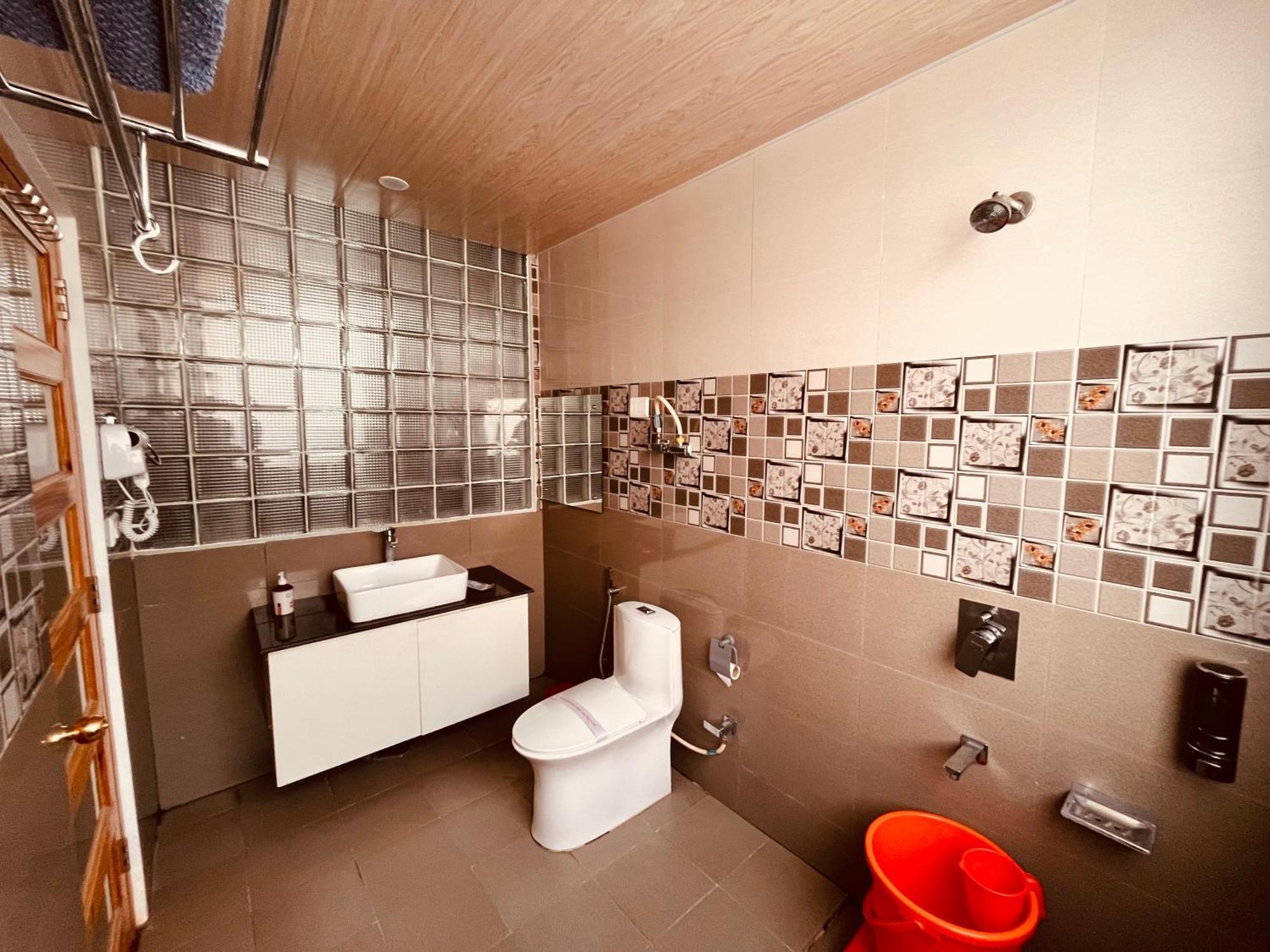 Vista Resort, Manali - ! Near Mall Road !! Hot & Cold Ac Rooms !! Best Selling !! Big Parking !! Luxury Collection !! Open Terrace !! Lift !! Playing Zone !! Property Of The Year ! Luaran gambar