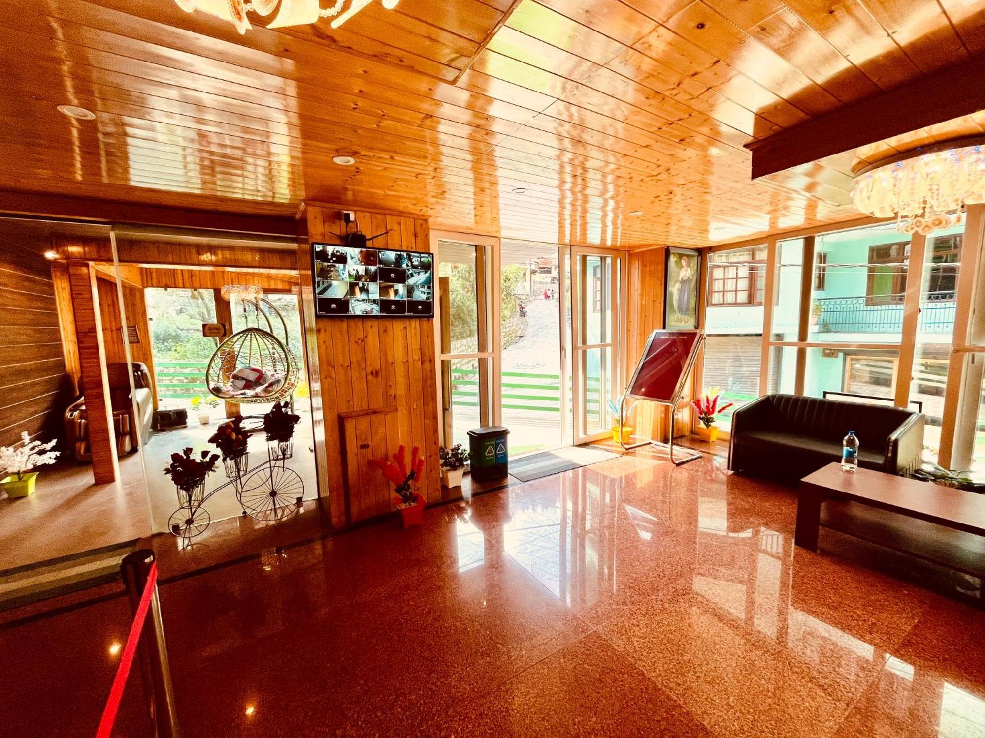 Vista Resort, Manali - ! Near Mall Road !! Hot & Cold Ac Rooms !! Best Selling !! Big Parking !! Luxury Collection !! Open Terrace !! Lift !! Playing Zone !! Property Of The Year ! Luaran gambar