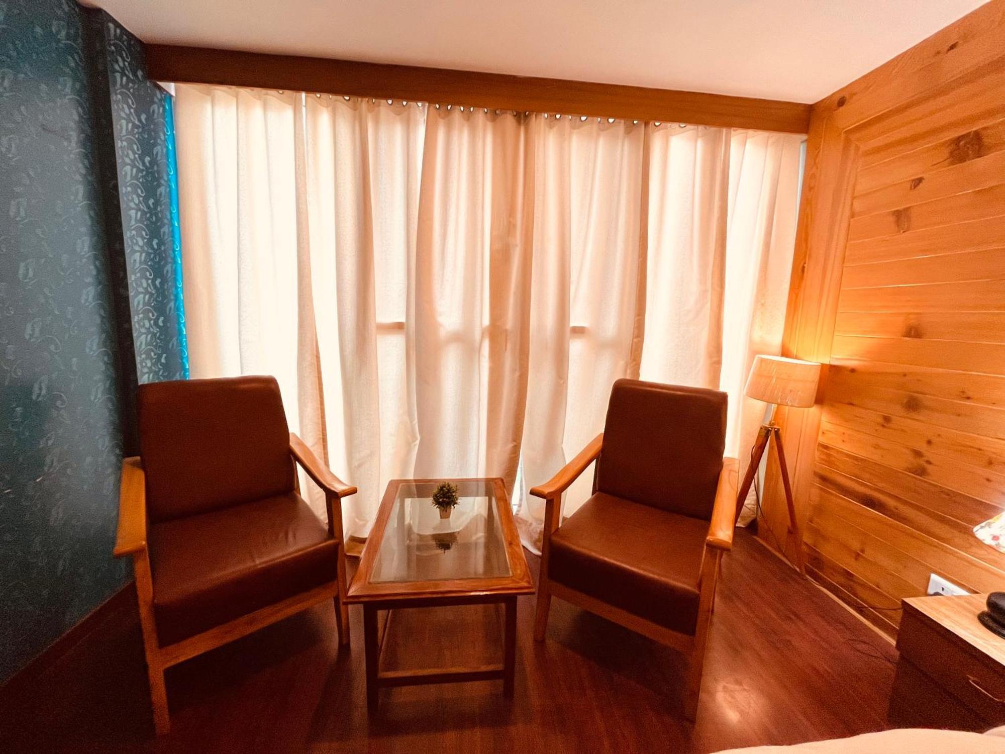 Vista Resort, Manali - ! Near Mall Road !! Hot & Cold Ac Rooms !! Best Selling !! Big Parking !! Luxury Collection !! Open Terrace !! Lift !! Playing Zone !! Property Of The Year ! Luaran gambar