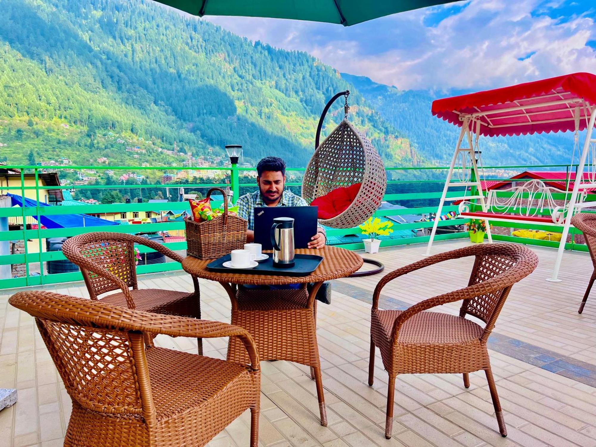 Vista Resort, Manali - ! Near Mall Road !! Hot & Cold Ac Rooms !! Best Selling !! Big Parking !! Luxury Collection !! Open Terrace !! Lift !! Playing Zone !! Property Of The Year ! Luaran gambar