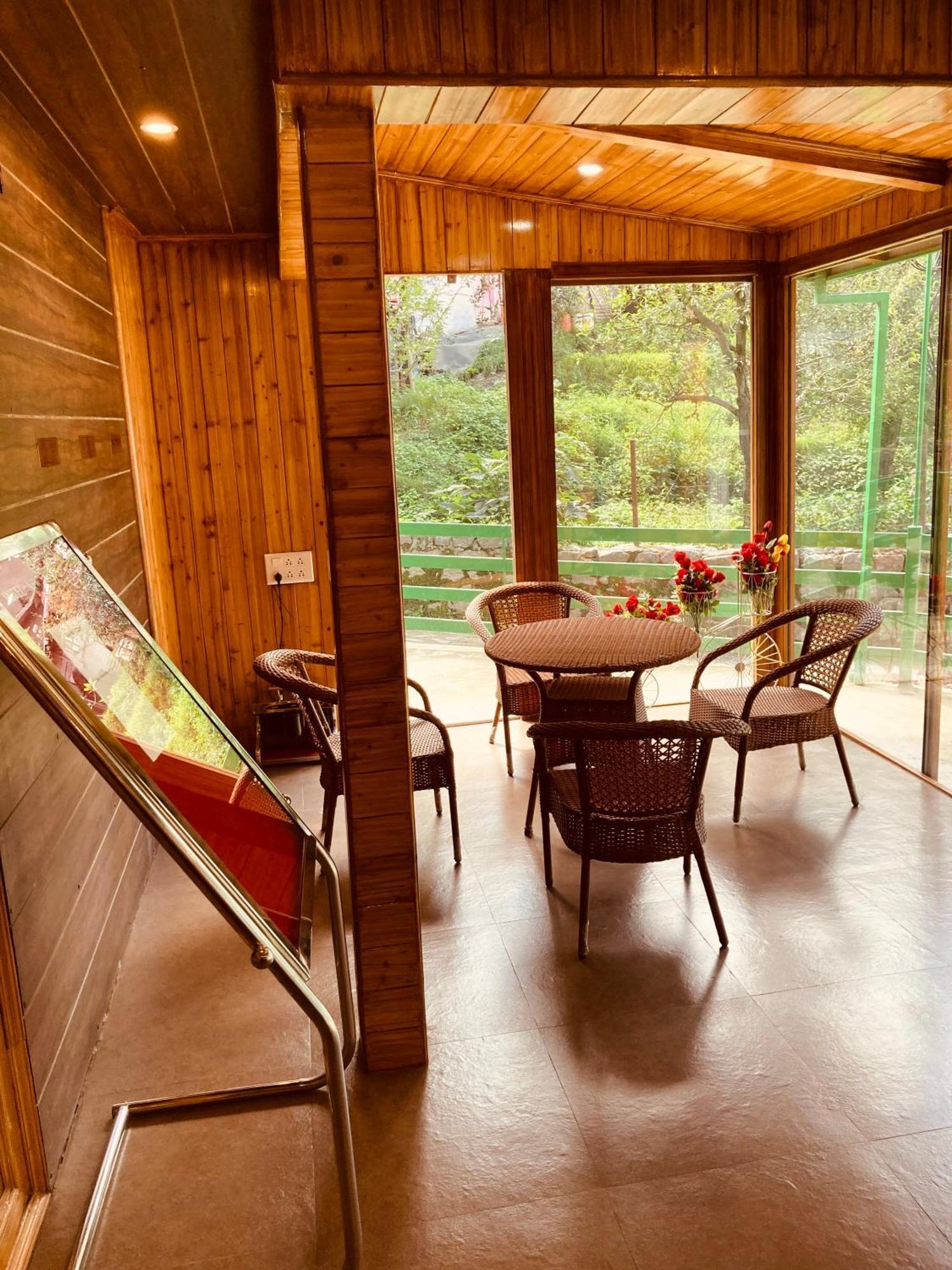 Vista Resort, Manali - ! Near Mall Road !! Hot & Cold Ac Rooms !! Best Selling !! Big Parking !! Luxury Collection !! Open Terrace !! Lift !! Playing Zone !! Property Of The Year ! Luaran gambar