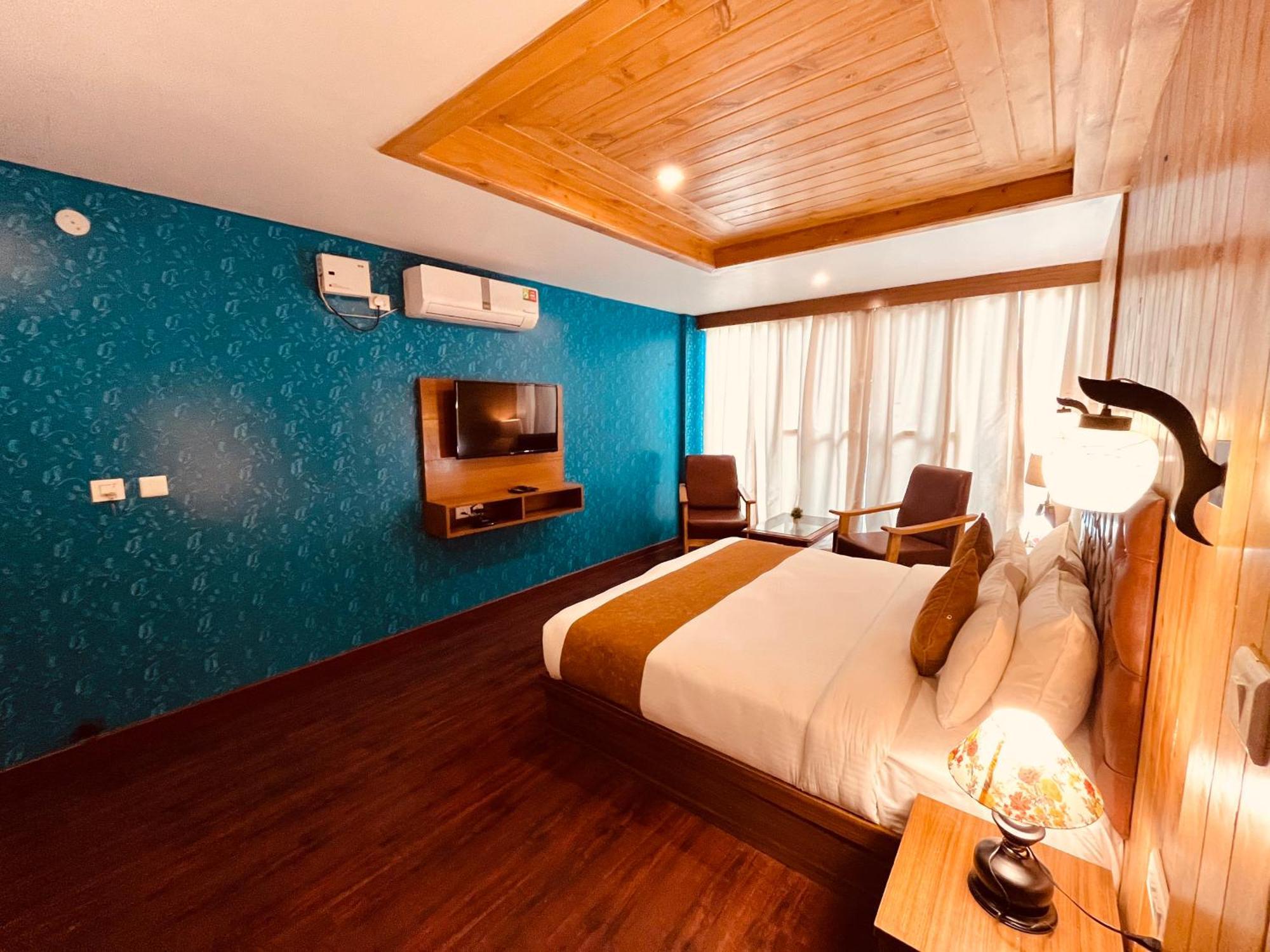 Vista Resort, Manali - ! Near Mall Road !! Hot & Cold Ac Rooms !! Best Selling !! Big Parking !! Luxury Collection !! Open Terrace !! Lift !! Playing Zone !! Property Of The Year ! Luaran gambar