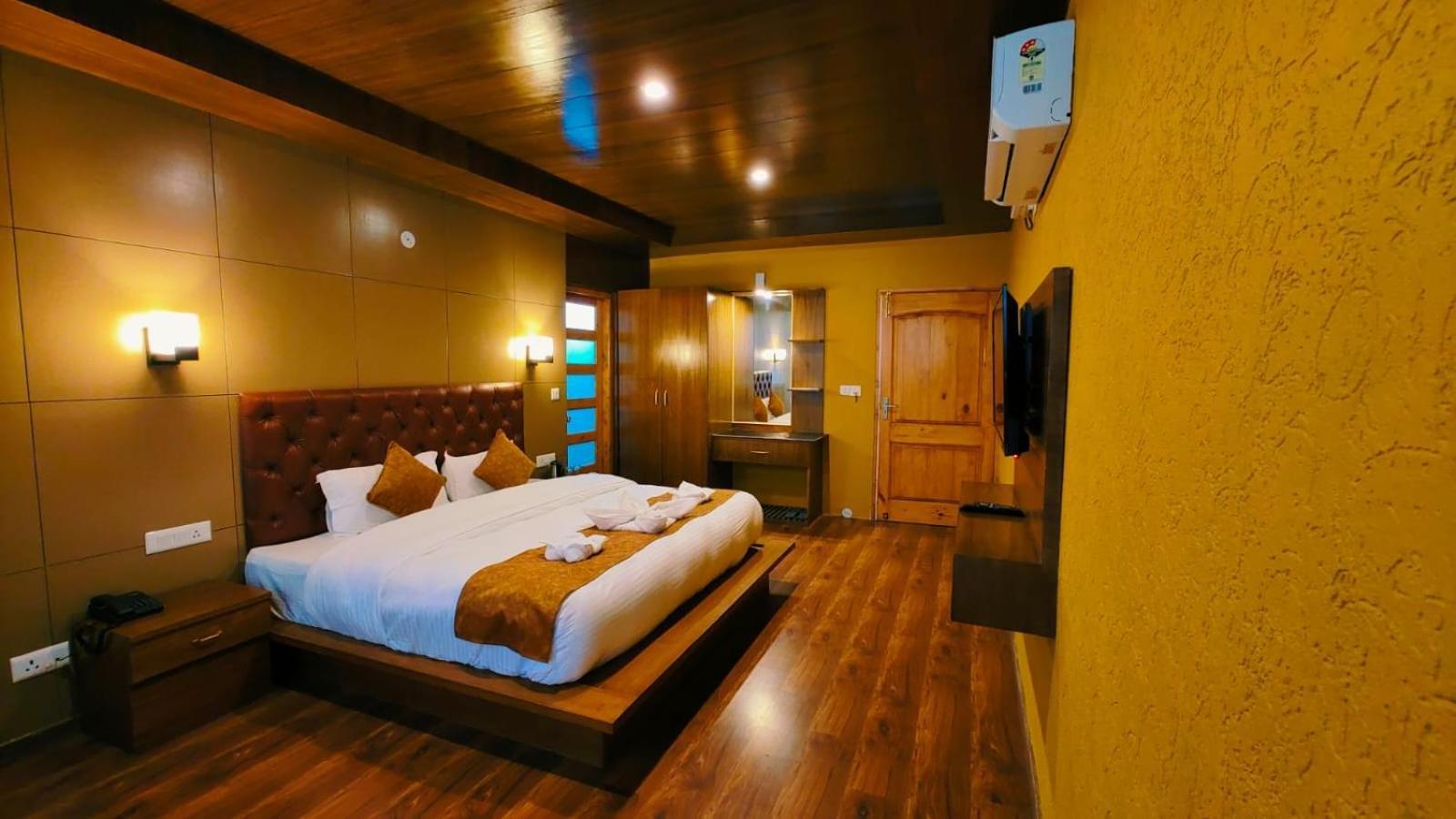 Vista Resort, Manali - ! Near Mall Road !! Hot & Cold Ac Rooms !! Best Selling !! Big Parking !! Luxury Collection !! Open Terrace !! Lift !! Playing Zone !! Property Of The Year ! Luaran gambar