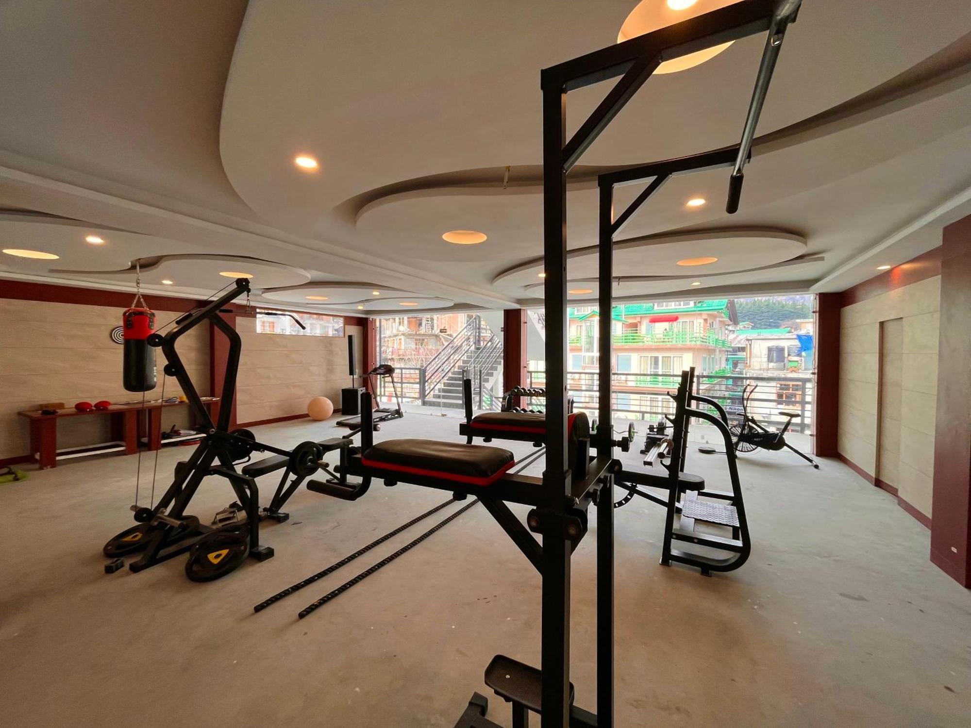 Vista Resort, Manali - ! Near Mall Road !! Hot & Cold Ac Rooms !! Best Selling !! Big Parking !! Luxury Collection !! Open Terrace !! Lift !! Playing Zone !! Property Of The Year ! Luaran gambar