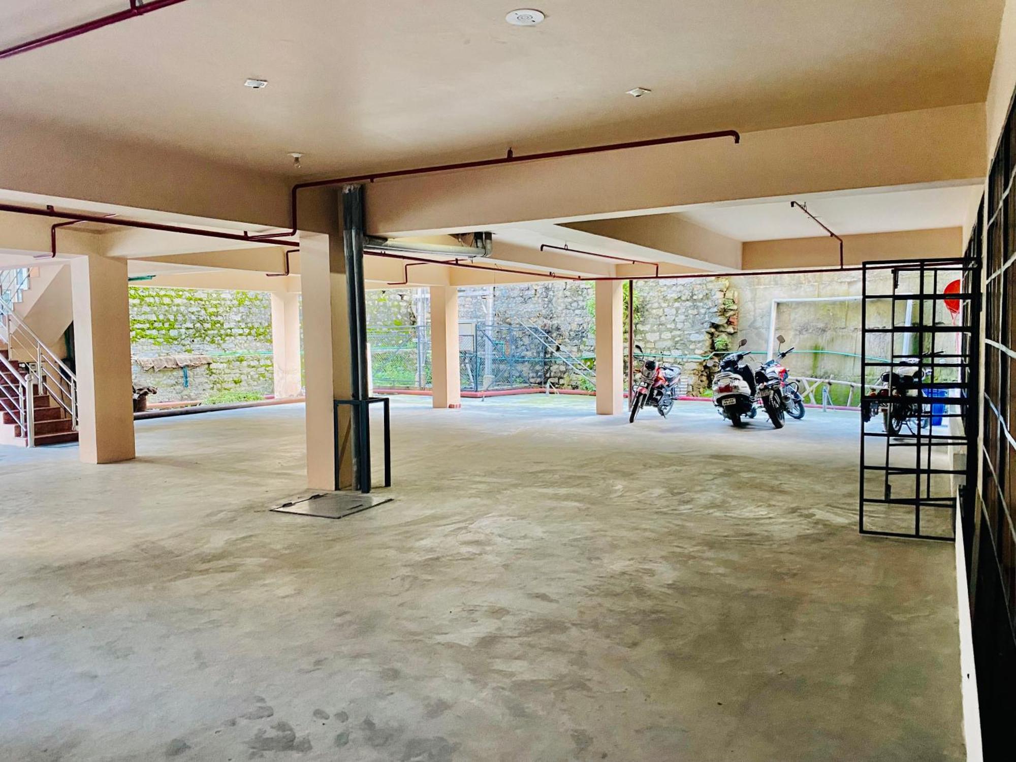 Vista Resort, Manali - ! Near Mall Road !! Hot & Cold Ac Rooms !! Best Selling !! Big Parking !! Luxury Collection !! Open Terrace !! Lift !! Playing Zone !! Property Of The Year ! Luaran gambar