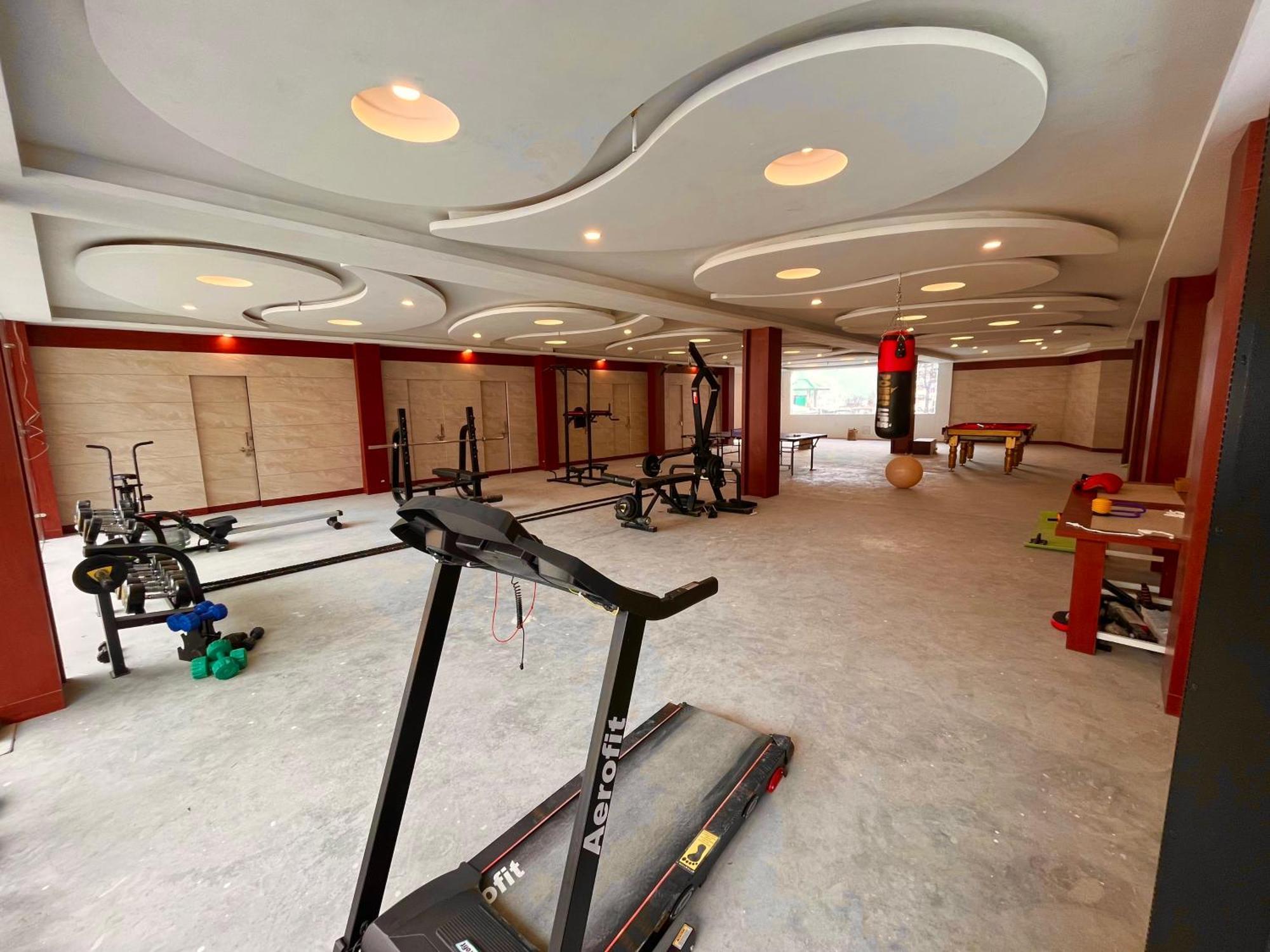 Vista Resort, Manali - ! Near Mall Road !! Hot & Cold Ac Rooms !! Best Selling !! Big Parking !! Luxury Collection !! Open Terrace !! Lift !! Playing Zone !! Property Of The Year ! Luaran gambar