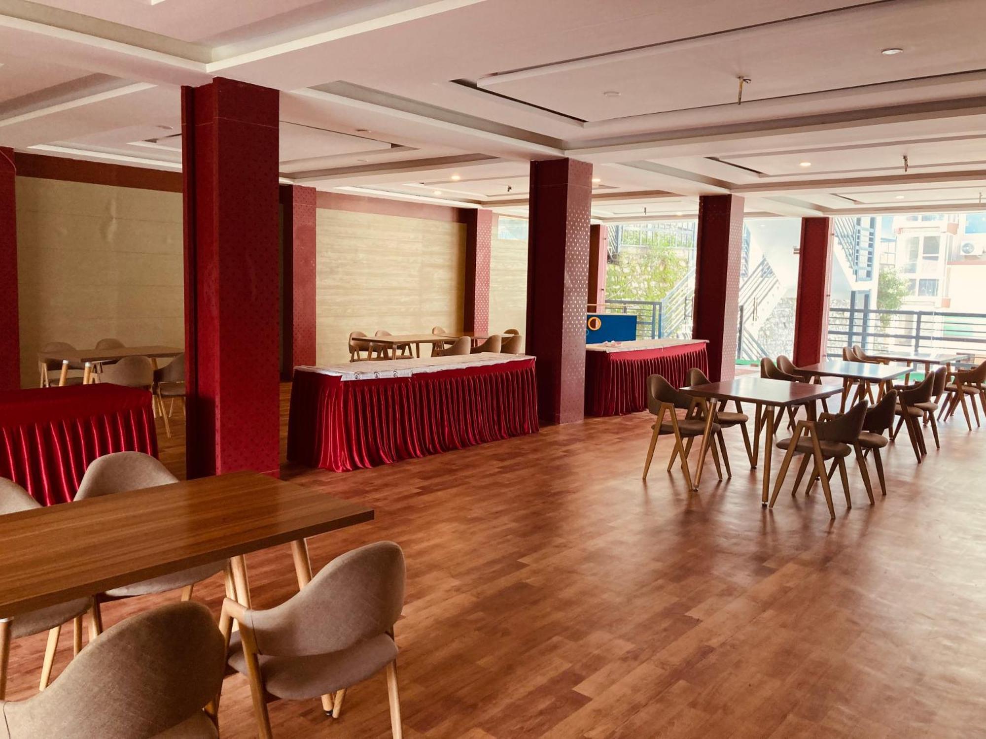 Vista Resort, Manali - ! Near Mall Road !! Hot & Cold Ac Rooms !! Best Selling !! Big Parking !! Luxury Collection !! Open Terrace !! Lift !! Playing Zone !! Property Of The Year ! Luaran gambar