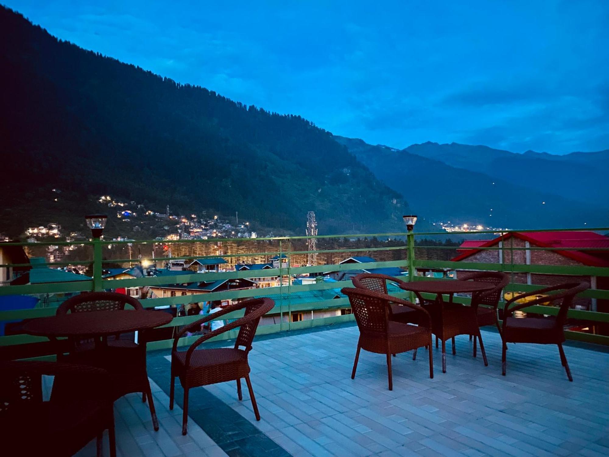 Vista Resort, Manali - ! Near Mall Road !! Hot & Cold Ac Rooms !! Best Selling !! Big Parking !! Luxury Collection !! Open Terrace !! Lift !! Playing Zone !! Property Of The Year ! Luaran gambar