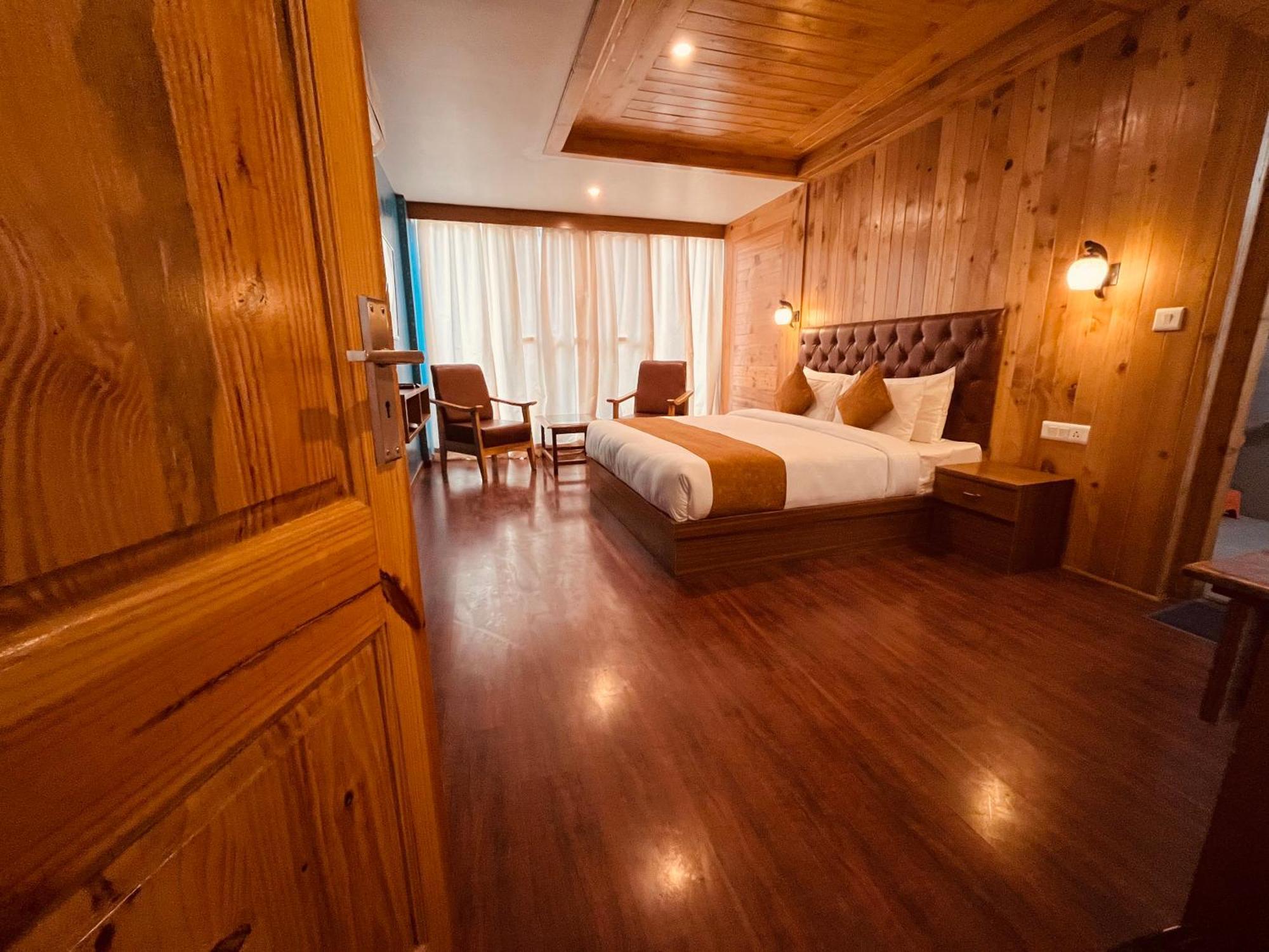 Vista Resort, Manali - ! Near Mall Road !! Hot & Cold Ac Rooms !! Best Selling !! Big Parking !! Luxury Collection !! Open Terrace !! Lift !! Playing Zone !! Property Of The Year ! Luaran gambar