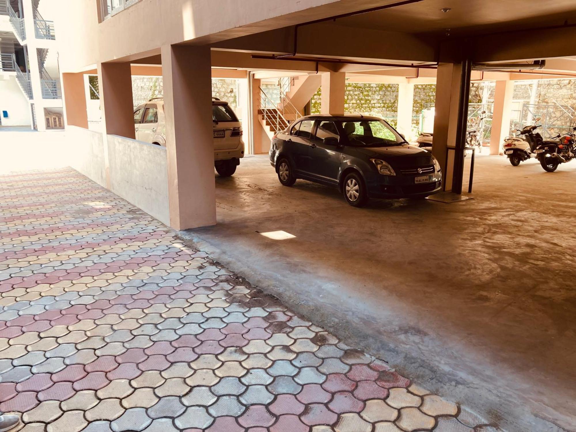 Vista Resort, Manali - ! Near Mall Road !! Hot & Cold Ac Rooms !! Best Selling !! Big Parking !! Luxury Collection !! Open Terrace !! Lift !! Playing Zone !! Property Of The Year ! Luaran gambar