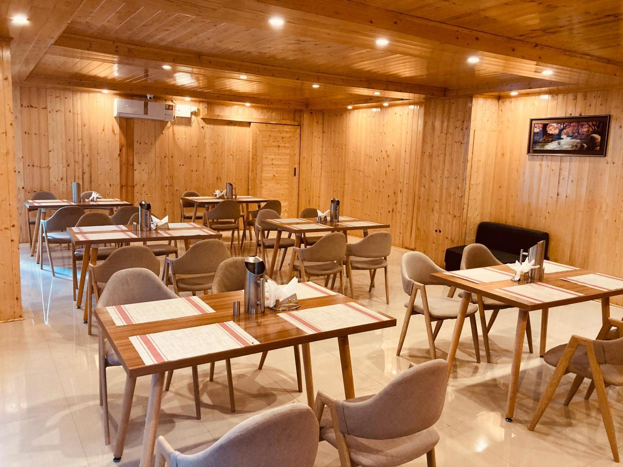 Vista Resort, Manali - ! Near Mall Road !! Hot & Cold Ac Rooms !! Best Selling !! Big Parking !! Luxury Collection !! Open Terrace !! Lift !! Playing Zone !! Property Of The Year ! Luaran gambar